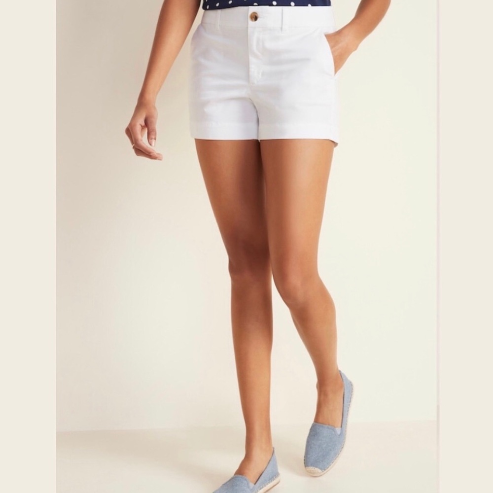 ✨Old Navy Relaxed Mid-Rise Shorts in Bright White